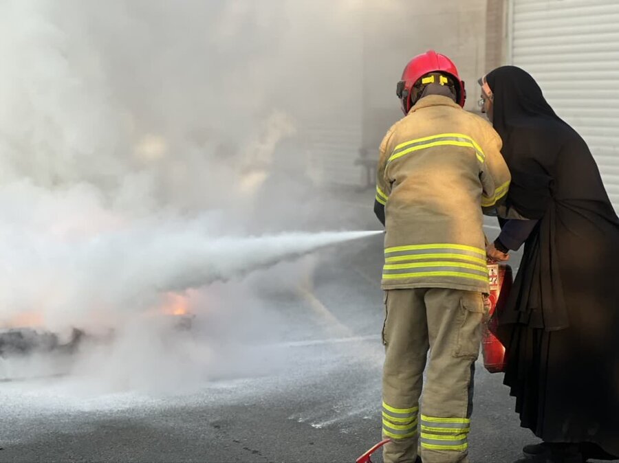 برگزاری دوره آموزشی اطفاء حریق و راههای مقابله با آن