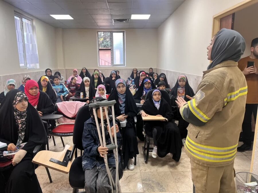 برگزاری دوره آموزشی اطفاء حریق و راههای مقابله با آن