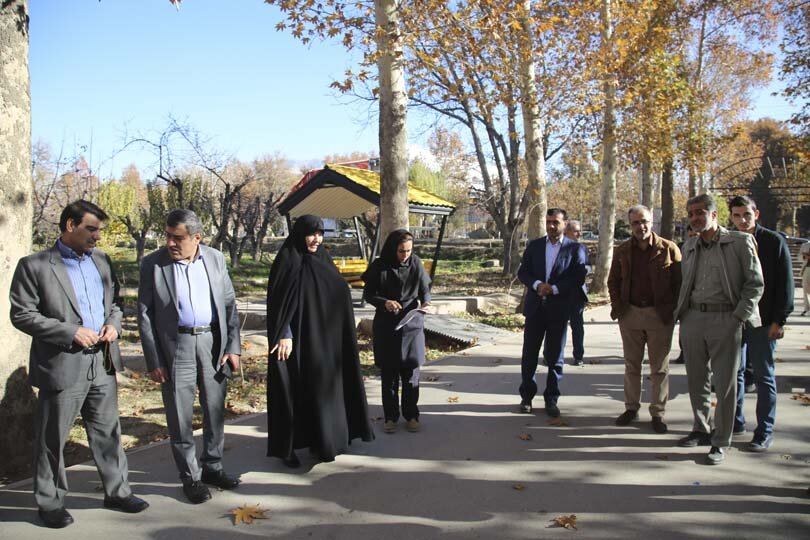 قهرمانان پارالمپیک در باغ فاتح کرج نهال کاشتند