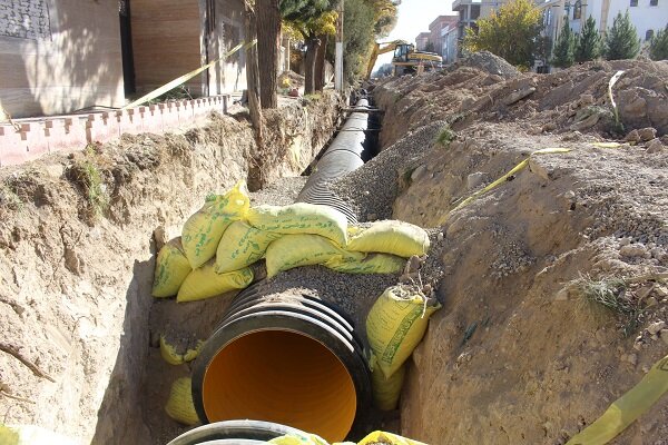 عملیات پروژه لولهگذاری کلکتور آبهای سطحی بلوار ولیعصر (عج) آق تپه انجام شد