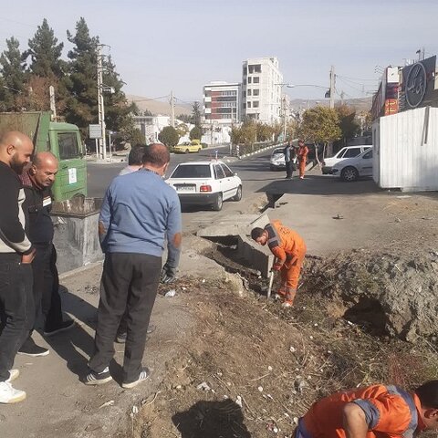 اقداماتی جهت جلوگیری از آبگرفتگی معابر لایروبی منطقه 7