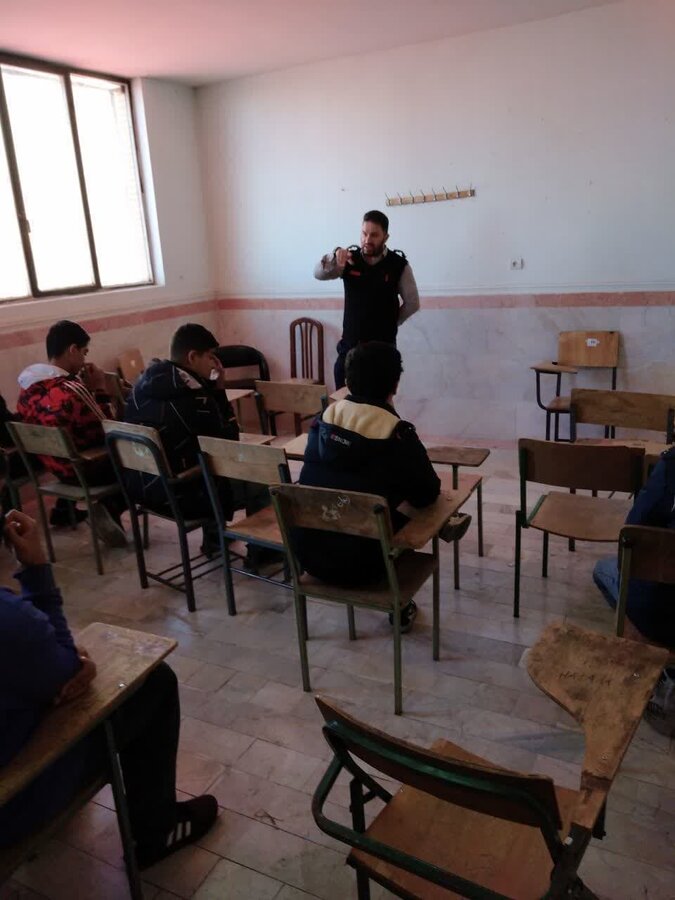 راههای مقابله با آتشسوزی به دانشآموزان کرجی آموزش داده شد