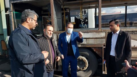 بازدید اعضا شورا از بازسازی اتوبوس ها