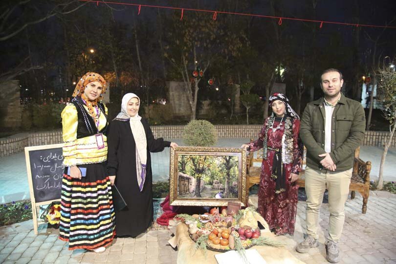 تقدیر از برترین سفره‌های یلدایی جشنواره شب چله و انار کرج