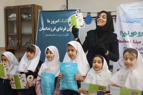 مسیر پیشرفت و توسعه جامعه با آموزش نسل جدید تسریع میشود