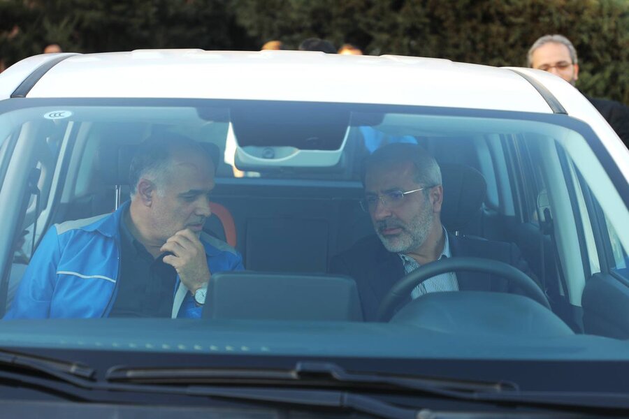 منافع مردم در استفاده از خودروهای برقی مورد توجه است