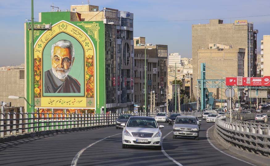 بزرگترین دیوارنگاری تصویر حاج قاسم در کرج