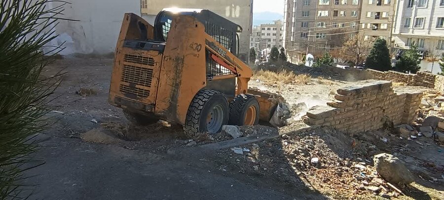 پاکسازی زمینهای خالی در سطح منطقه ۱ کرج