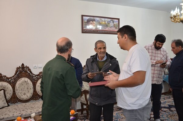 دیدار با خانواده معظم شهید «اصغر برزگری» در منطقه ۴ کرج