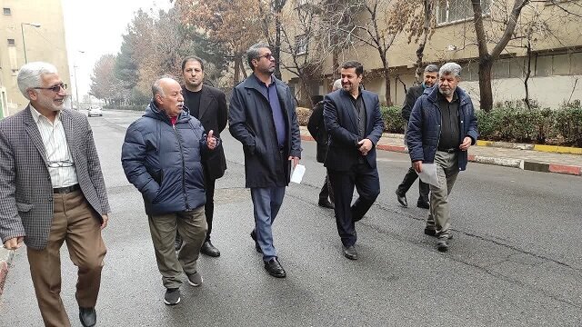 بازدید عضو شورای اسلامی شهر به همراه سرپرست منطقه 5 از شهرک مترو گلشهر
