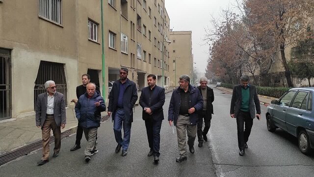 بازدید عضو شورای اسلامی شهر به همراه سرپرست منطقه 5 از شهرک مترو گلشهر