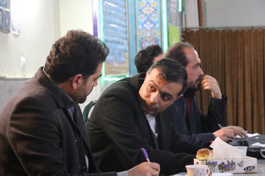 ملاقات مردمی عضو شورا با شهروندان محله شاهین ویلا 
