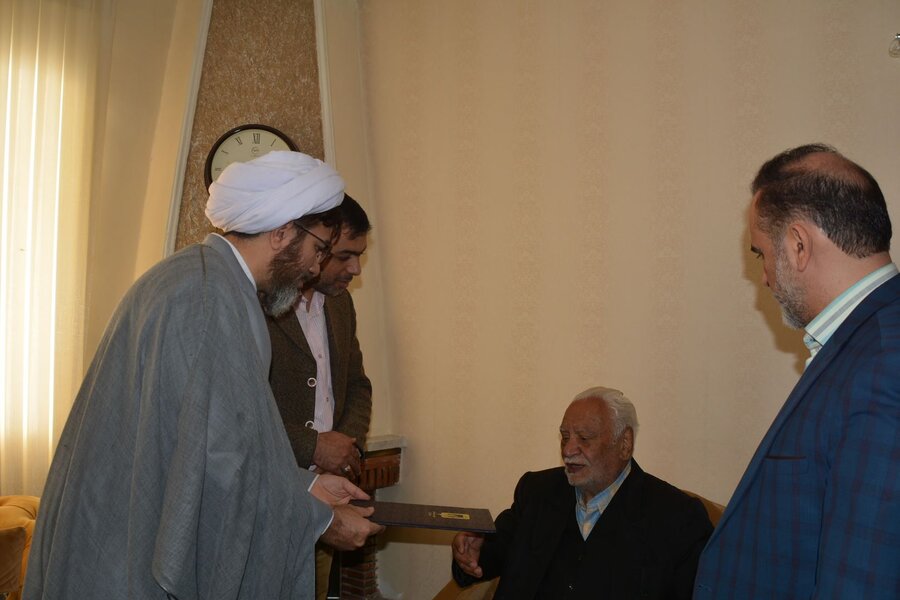 دیدار با پدر شهیدان دماوندی پور