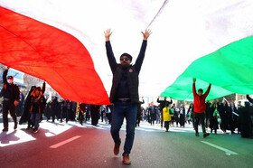 راهپیمایی ۲۲ بهمن در شهرکرج با شکوه‌تر از هر سال برگزار شد