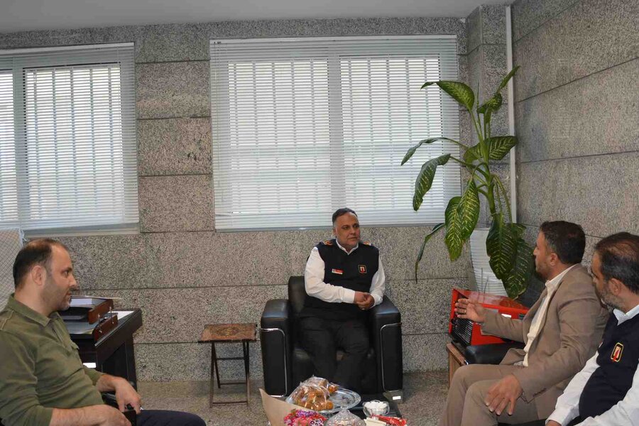 دیدار رئیس سازمان آتش نشانی کرج با پاسداران انقلاب اسلامی