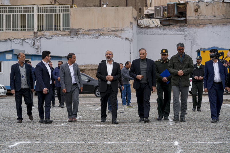 بازدید شهردار کرج از روند احداث ایستگاه های شارژ اتوبوس های برقی/ ساماندهی دستفروشان در ایام پایانی سال