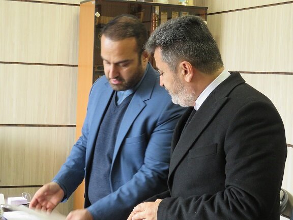 بازدید سرزده فرماندار شهرستان کرج از مرکز پشتیبانی ستاد انتخابات در منطقه ۵