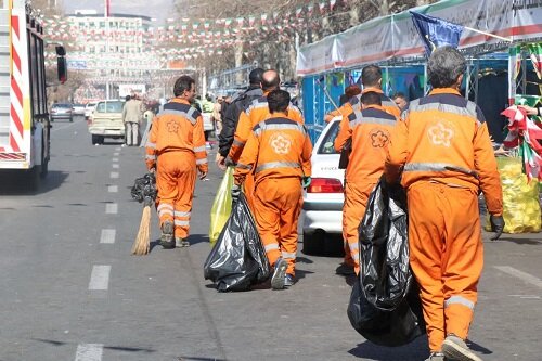  حاشیه اتوبان تهران، کرج به همت معاونت خدمات شهری شهرداری کرج پاکسازی شد