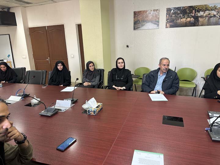 اعضای کمیته داوری آثارهنری تقدیر شدند