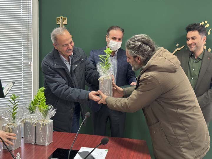 اعضای کمیته داوری آثارهنری تقدیر شدند