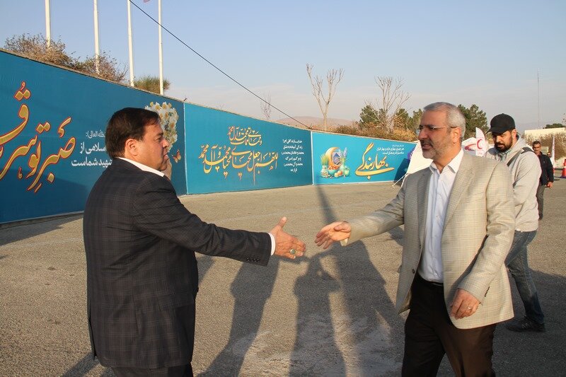 شهردار کرج در بهشت سکینه(س) حضور یافت/ خدا قوت به عوامل اجرایی و دست اندرکاران