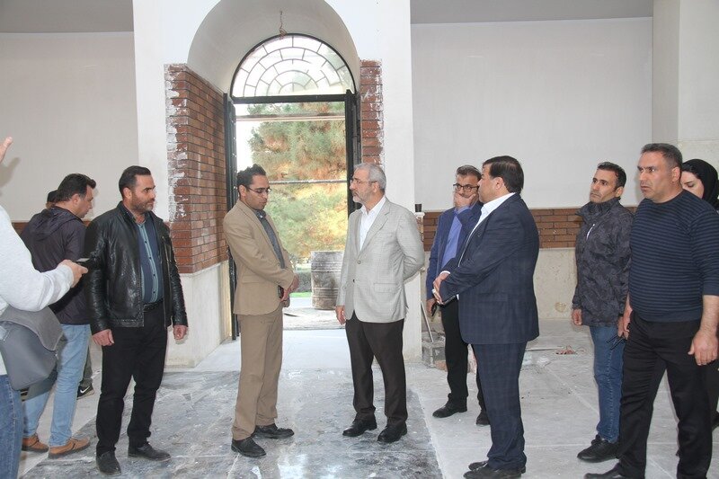 شهردار کرج در بهشت سکینه(س) حضور یافت/ خدا قوت به عوامل اجرایی و دست اندرکاران