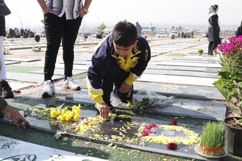 امسال اولینها در گلزار شهدای بهشت سکینه(س) کرج رقم خورد