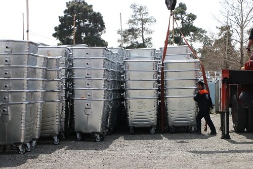 ۸۰۰ سطل زباله مکانیزه خریداری شد