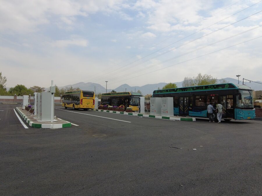 بهره برداری از اولین جایگاه شارژ خودروهای برقی کشور و ۴۰ دستگاه اتوبوس برقی