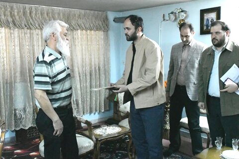 دیدار صمیمی مدیر منطقه ۱۰ با دو خانواده جانباز سرافراز ارتش 10