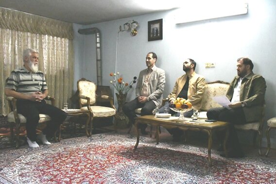 دیدار صمیمی مدیر منطقه ۱۰ با دو خانواده جانباز سرافراز ارتش