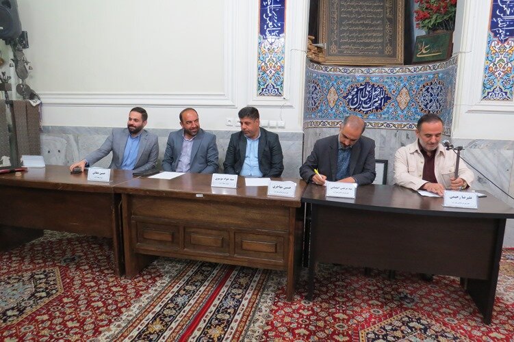 ملاقاتهای مردمی یکی از راههای موثر برای شناسایی مطالبات شهروندان است