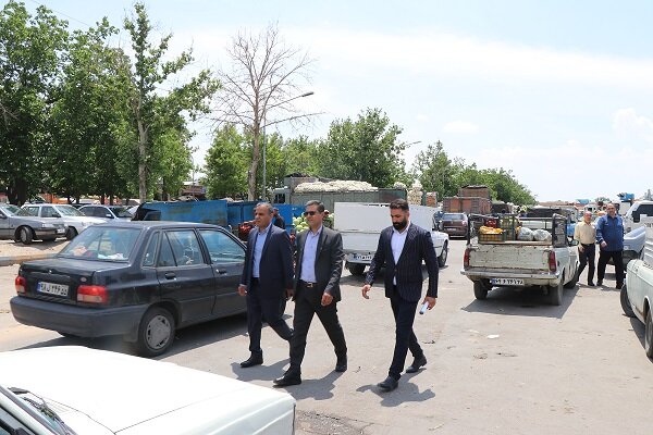 با سد معبر در میدان مرکزی میوه و تره بار کرج برخورد جدی و قانونی میشود