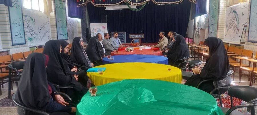 تکریم معلمان مدرسه استثنایی ابتدایی نور