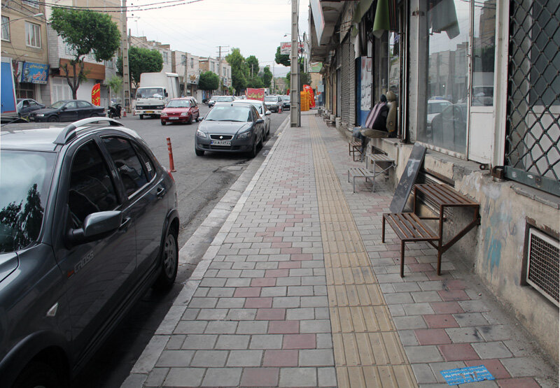 عملیات لولهگذاری و هدایت آبهای سطحی خیابان انقلاب حصارک