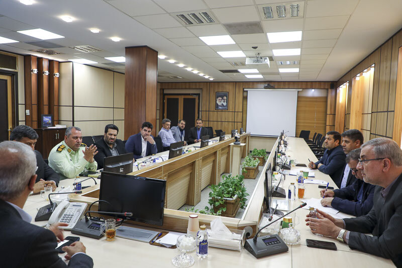 وانت بارهایی که سد معبر می کنند جمع آوری می شوند