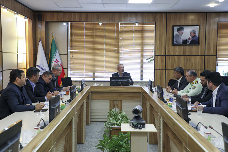 وانت بارهایی که سد معبر می کنند جمع آوری می شوند