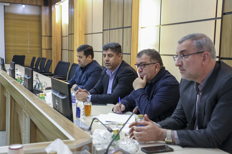 وانت بارهایی که سد معبر می کنند جمع آوری می شوند