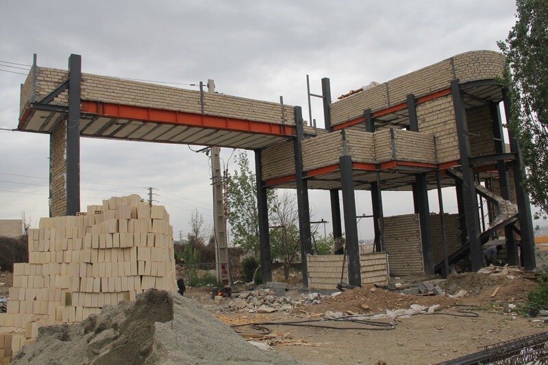 عملیات اجرایی سردرب ضلع شرقی دانشگاه آزاد اسلامی واحد کرج