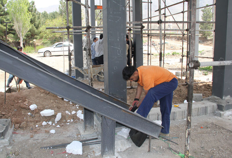 عملیات اجرایی سردرب ضلع شرقی دانشگاه آزاد اسلامی واحد کرج