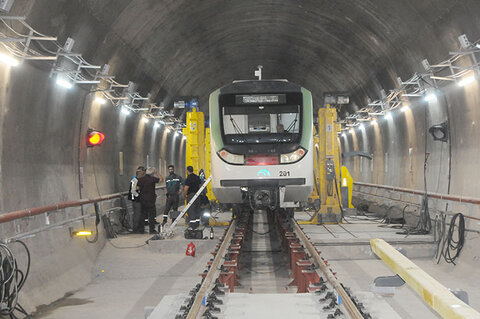 انجام اولین رده تعمیراتی قطار (201) مترو کرج