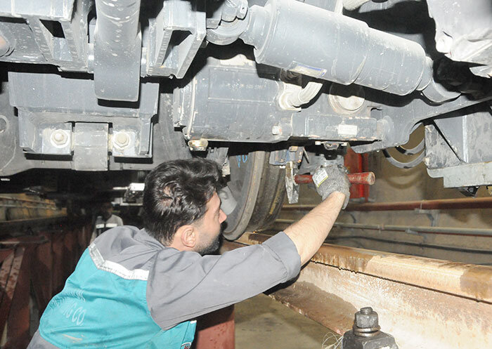 اولین رده تعمیراتی قطار متروی شهر کرج در تعمیرگاه موقت انجام شد