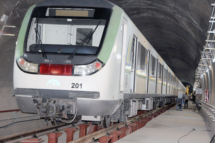 اولین رده تعمیراتی قطار متروی شهر کرج در تعمیرگاه موقت انجام شد