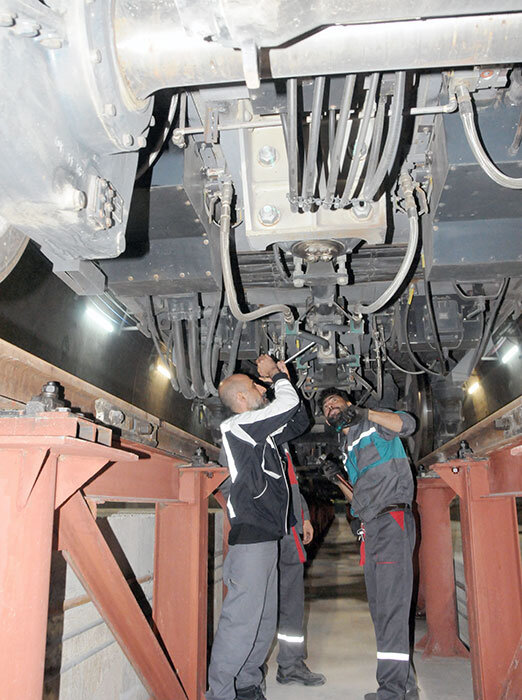 اولین رده تعمیراتی قطار متروی شهر کرج در تعمیرگاه موقت انجام شد