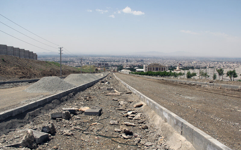 عملیات اجرایی اتصال بولوار جمهوری اسلامی شمالی به بزرگراه شهید سلیمانی