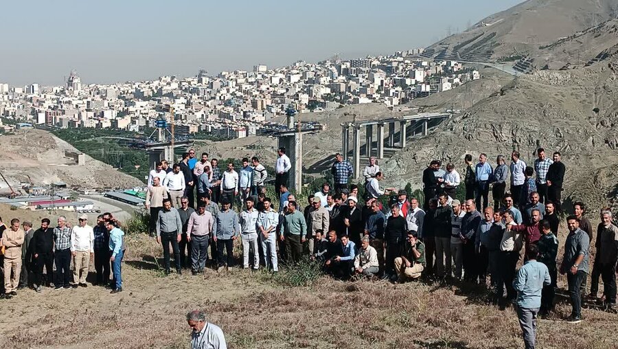 کوهپیمایی بسیجیان حوزه بسیج ادارات و کارمندان شهرداری کرج برگزار شد