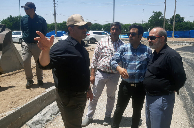 بازدید عضو شورای شهر کرج از پروژههای در دست احداث ادامه بولوار جمهوری شمالی و ادامه بولوار ناصربخت