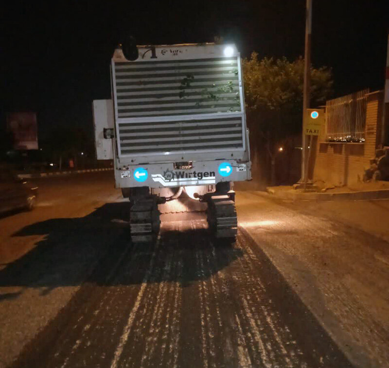 آغاز عملیات تراش و روکش مکانیزه آسفالت بولوار خوارزمی