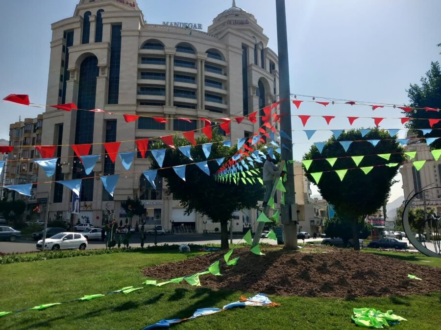 آذین بندی میادین اصلی سطح منطقه ۹ به مناسبت عید دهه ولایت