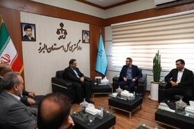 دیدار رئیس و اعضای شورای شهر کرج با رئیس کل دادگستری استان البرز و تبریک هفته قوه قضائیه